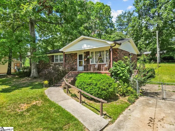 217 Lorraine Dr, Travelers Rest, SC 29690