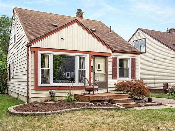 3rd image of 13671 Talbot Ave