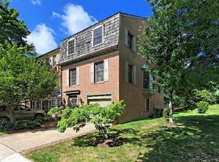 2340 S Rolfe St, Arlington, VA 22202