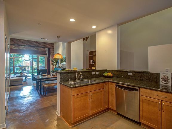 2nd image of 582 Manzana Pl