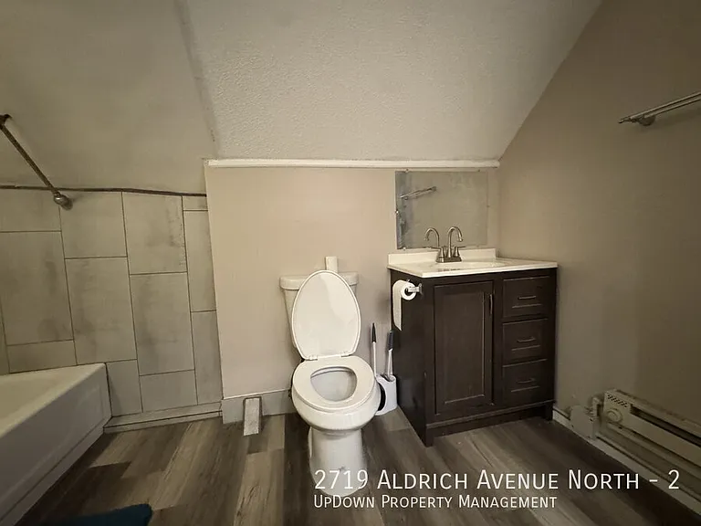 2719 Aldrich Ave N #2 — Photo 24