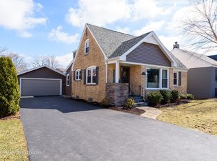 725 N Patton Ave, Arlington Heights, IL 60004