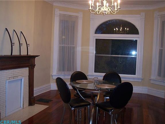 3rd image of 725 Franklin Ave