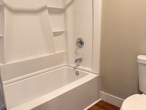 5th image of 4 Vernon Ter APT 3