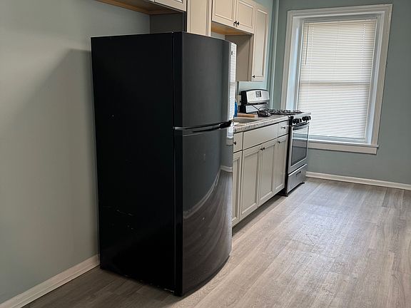 4th image of 336 N Duke St Floor 3