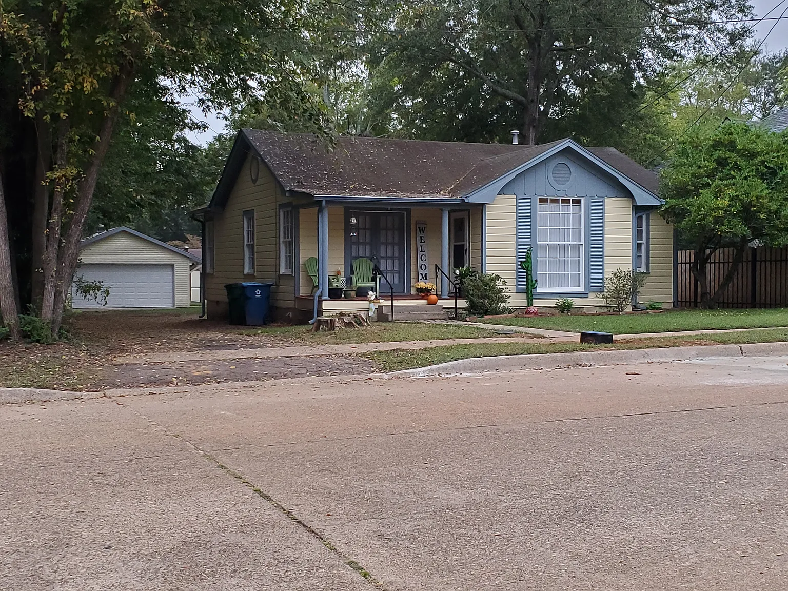 2 bed, 1000 sqft, $1,275 — Photo 1