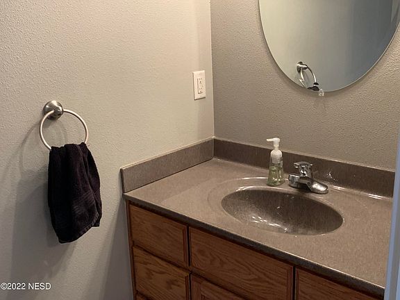 4th image of 1008 Cherry Dr NE