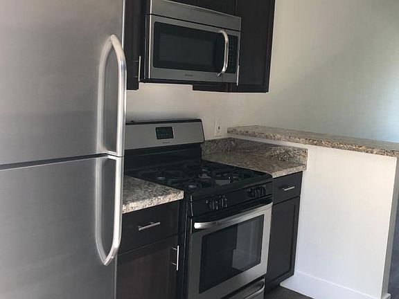 2nd image of 1115 33rd St