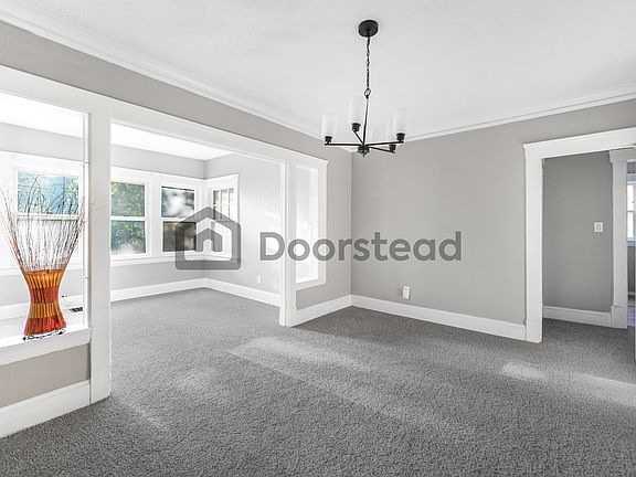 5th image of 1045 Carlyon Rd #1