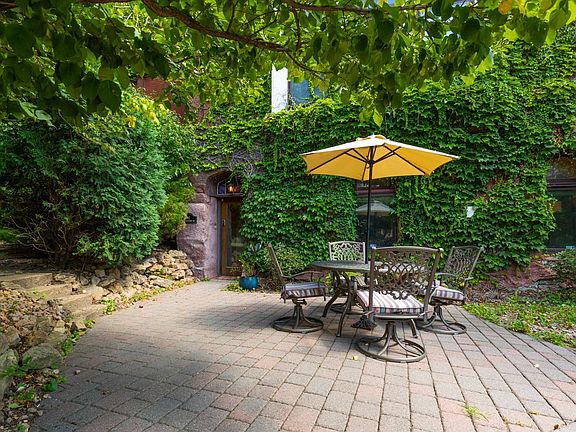 3rd image of 307 Ridgewood Ave Suite 4