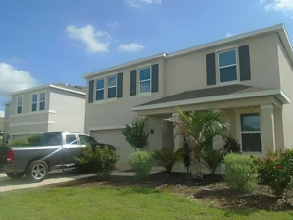 1st image of 323 158th St E
