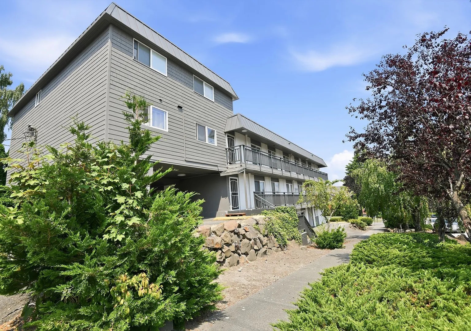 North Tacoma 2bed/1.5bath unit - #7 Renovated with washer/dryer — Photo 1