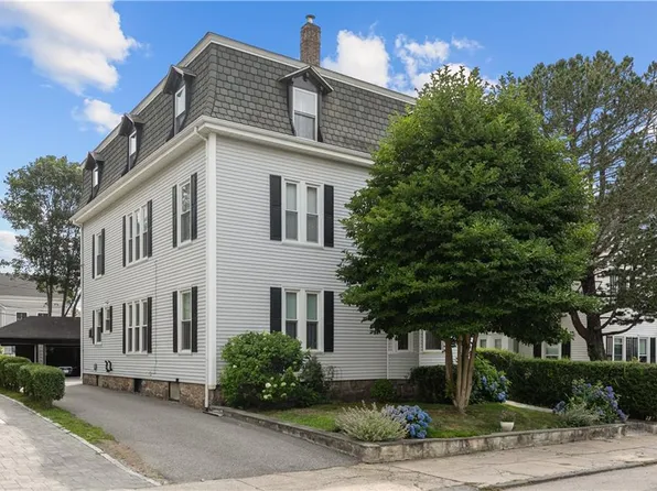 15 Everett St APT 1, Newport, RI 02840