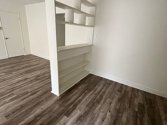 5th image of 14612 Wyandotte St #6