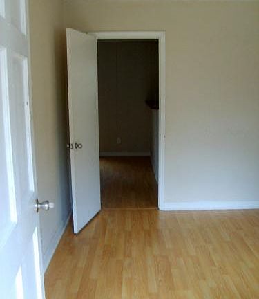 4th image of 91 White Oak St