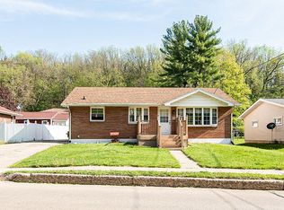 785 Kaufmann Ave, Dubuque, IA 52001