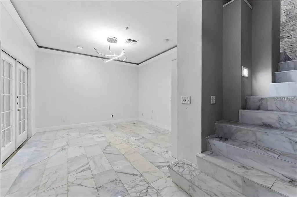 3 bed, 2.5 bath, 1700 sqft, $4,400 — Photo 4