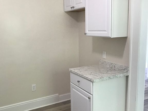 2nd image of 513 Grant Ave #513