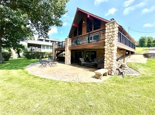 22608 262nd St, Delhi, IA 52223