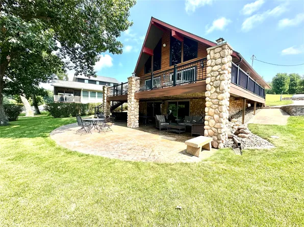 22608 262nd St, Delhi, IA 52223