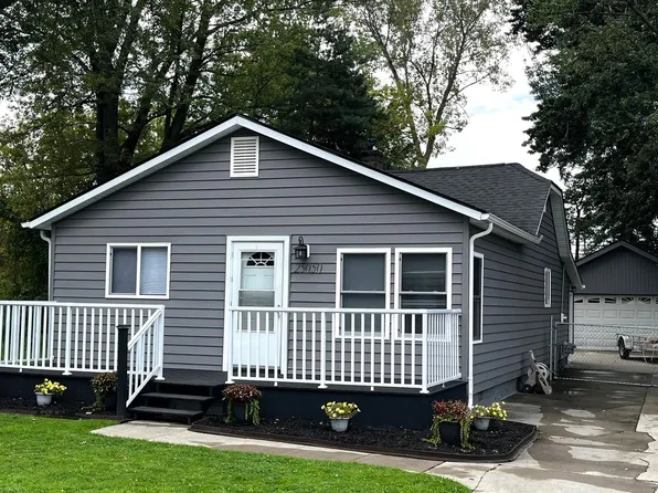 25050 Harrison St, Harrison Township, MI 48045