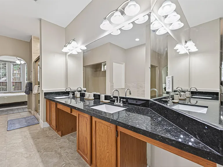 6635 Queensclub Dr — Photo 33