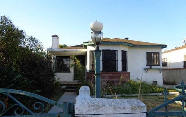 1st image of 208 E 110th St