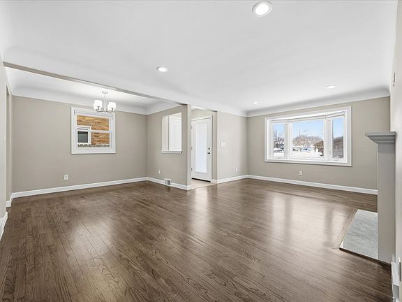 2nd image of 2506 Linwood Ave