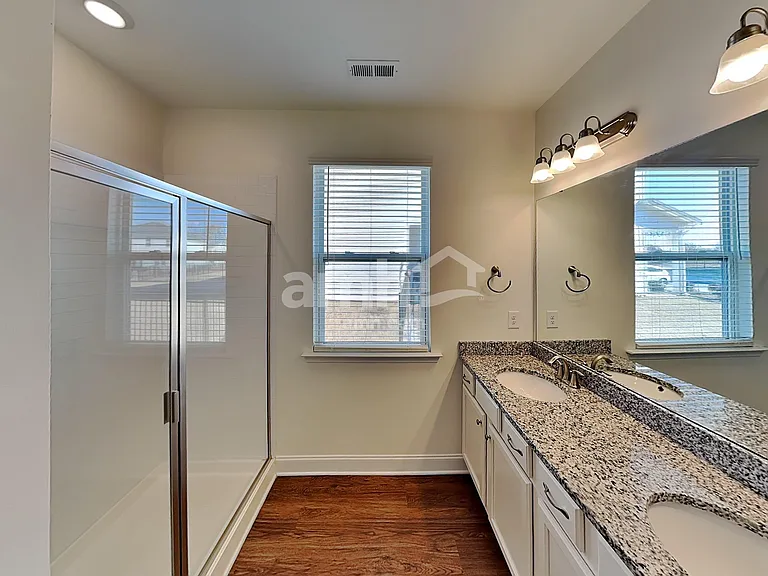 2328 Campbell Cove Ct — Photo 17