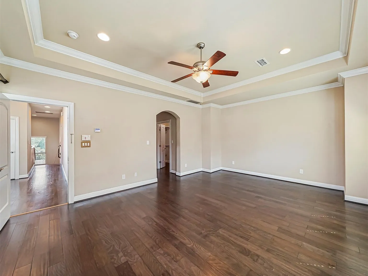 4 bed, 4.0 bath, 2616 sqft, $3,600 — Photo 2