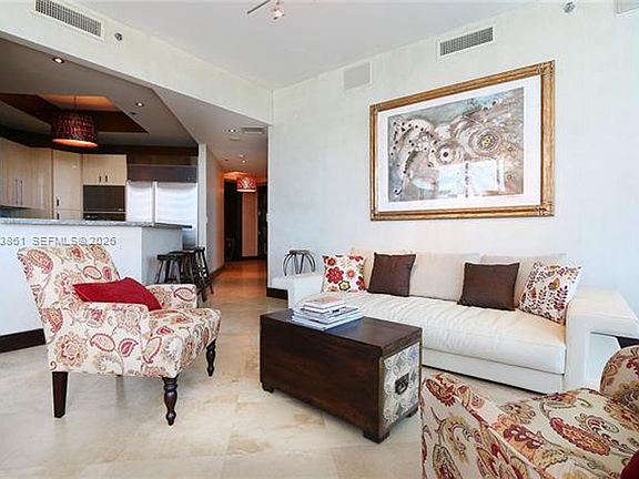 5th image of 100 S Pointe Dr APT 601
