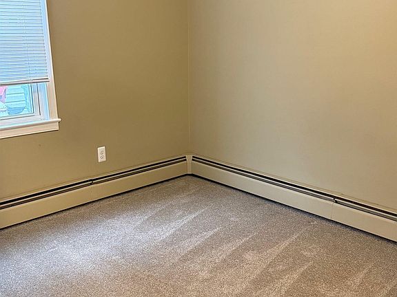 4th image of 22795 Almond Ave