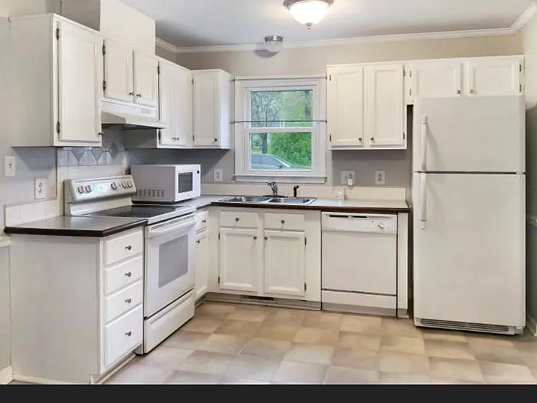 1114 Wendy Ct — Photo 8