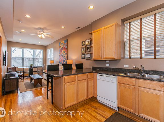 5th image of 2236 N Maplewood Ave #2