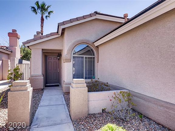 4th image of 2564 Spruce Creek Dr