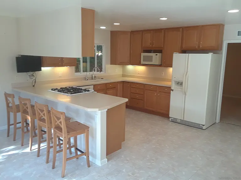 510 Tarento Dr — Photo 28