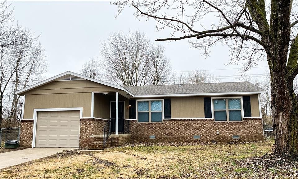 1st image of 331 W Swallow Cir
