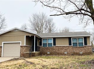 331 W Swallow Cir, Fayetteville, AR 72704