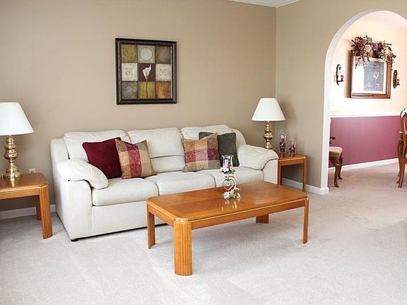 2nd image of 125 Shady Oak Dr