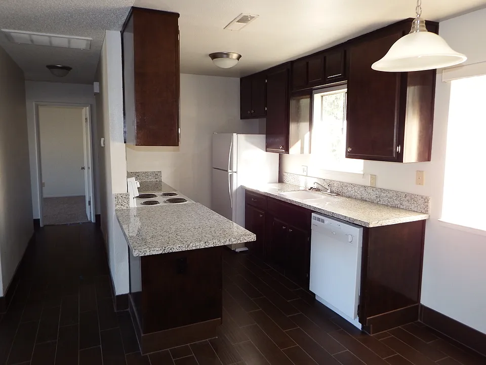 111 Clifford Ave #14