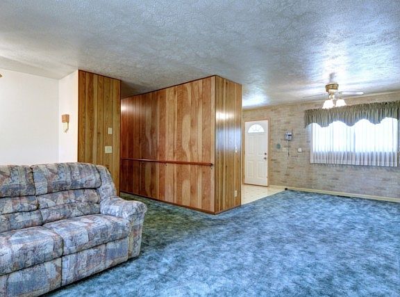 4th image of 1216 Carman Ave
