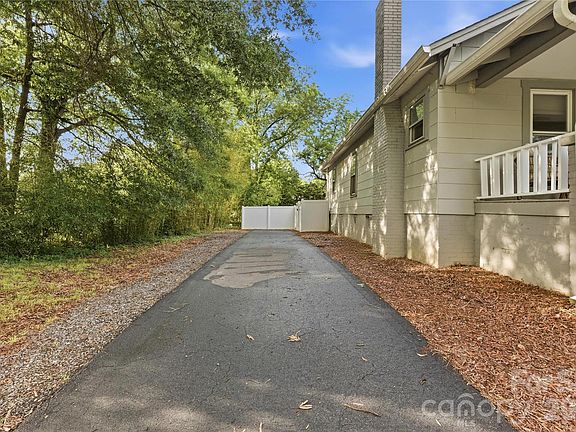 2nd image of 1226 1st Avenue Pl NW