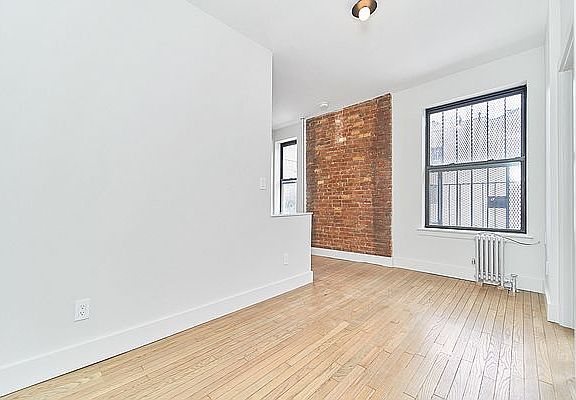 4th image of 208 E 6th St APT 36