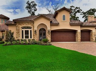 21 W Shadow Creek Villas Loop, Spring, TX 77389