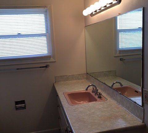5th image of 2708 Broadwater Ave