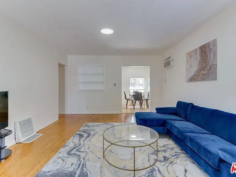 140 S Madison Ave — Photo 4