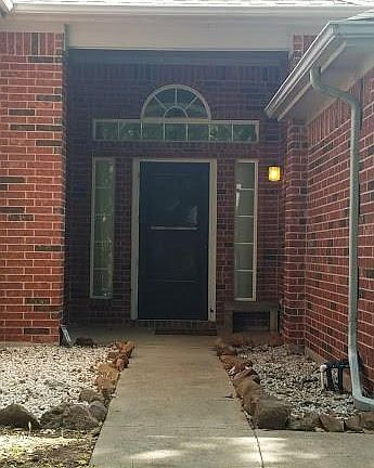 2nd image of 923 Wintercrest Ct