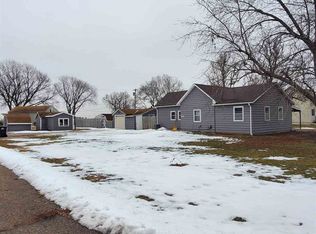 414 E 5th St, Shelton, NE 68876