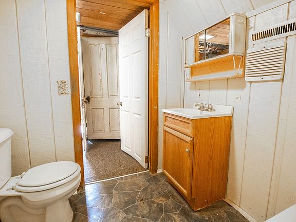4th image of 413 Forest Ave #A