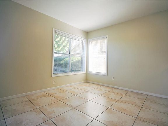 4th image of 2011 Braesmeadow Ln